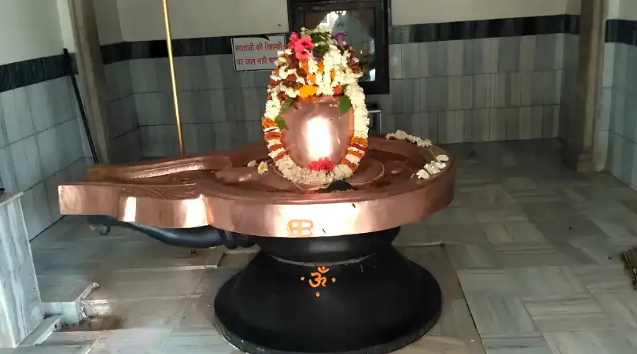 Shivling abhishek ritual at Neelkanth Mahadev Temple Dausa